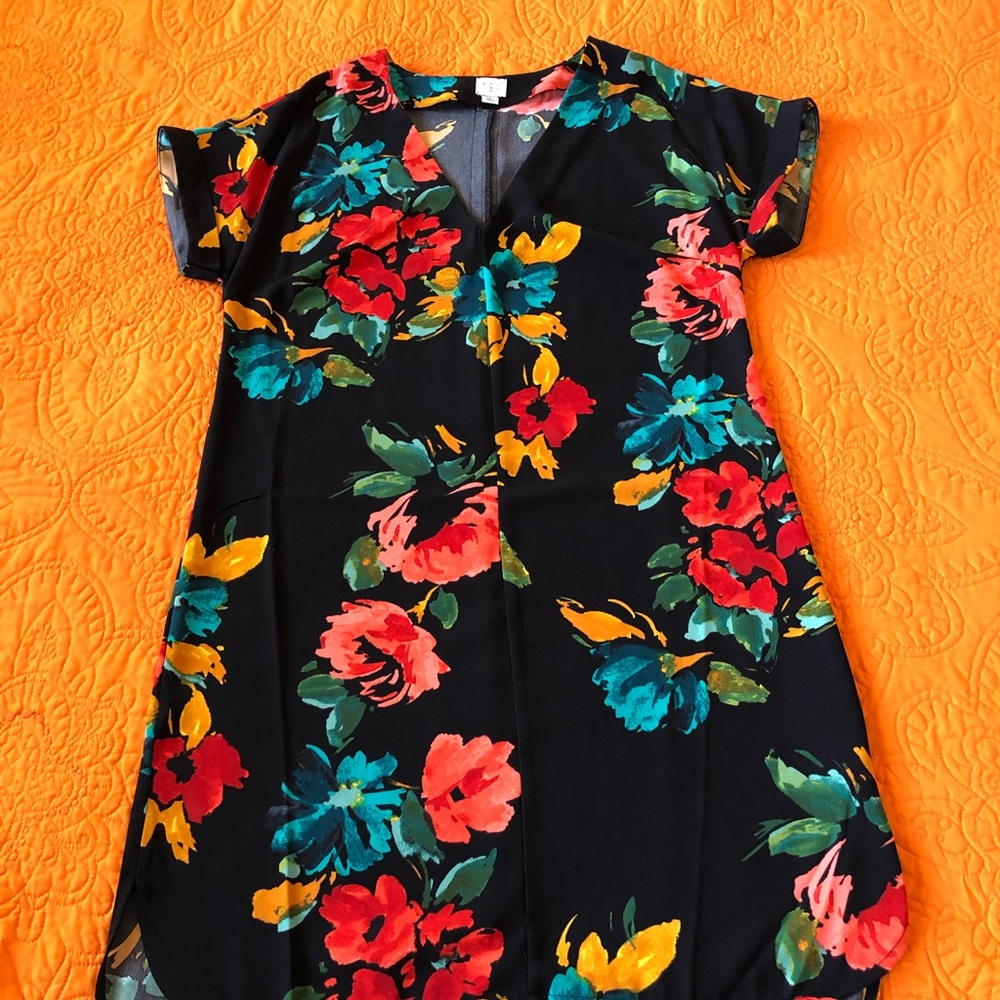 NWOT Andeawy Black Floral V-Neck Dress